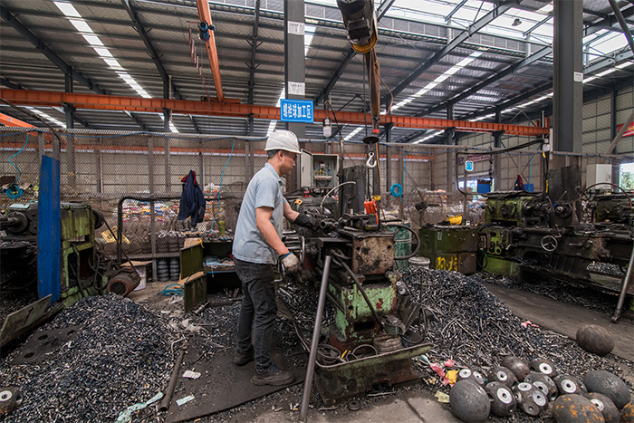 莱芜网架配件-螺栓球加工车间